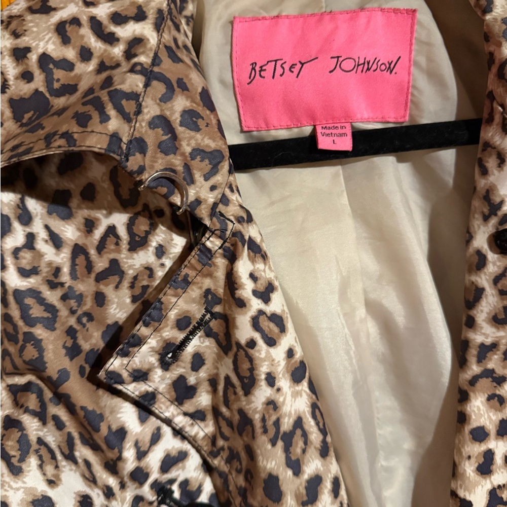 Betsy Johnson Leopard Raincoat Trench Coat - Picture 4 of 5